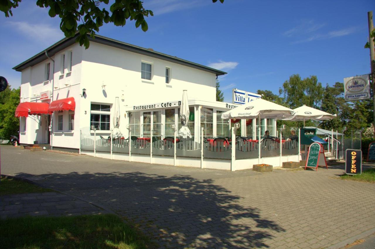 Strandhotel Villa Louisa & Appartementhaeuser Villa Josephine Und Villa Christine Juliusruh Exterior foto