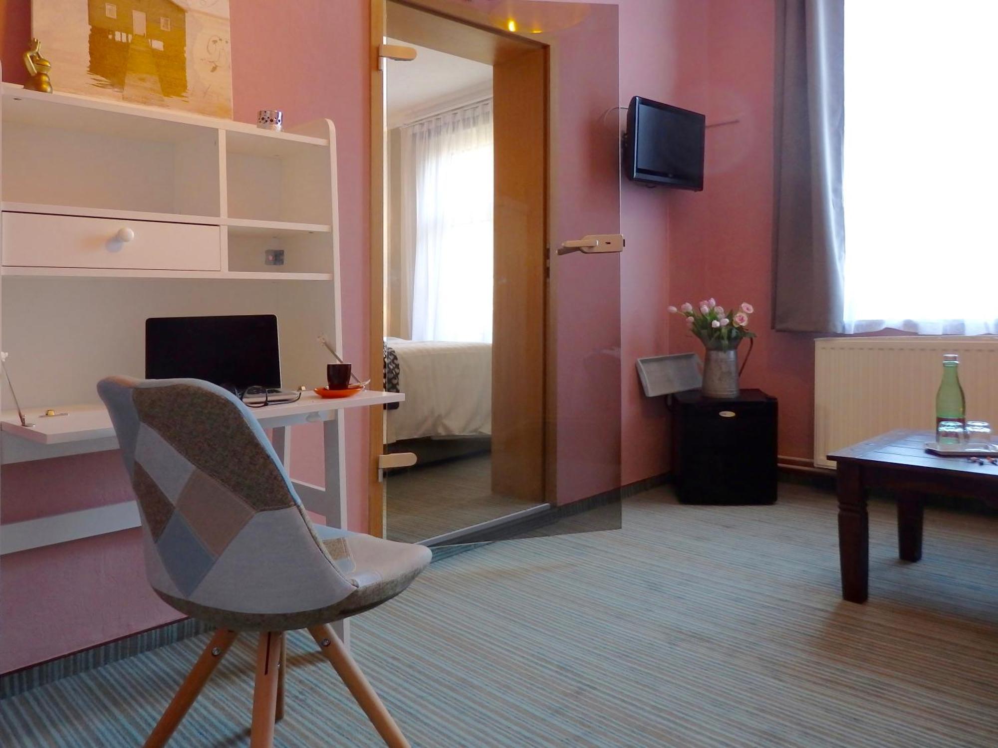Strandhotel Villa Louisa & Appartementhaeuser Villa Josephine Und Villa Christine Juliusruh Habitación foto