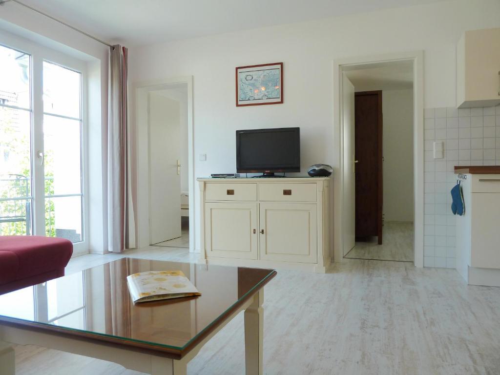 Strandhotel Villa Louisa & Appartementhaeuser Villa Josephine Und Villa Christine Juliusruh Habitación foto